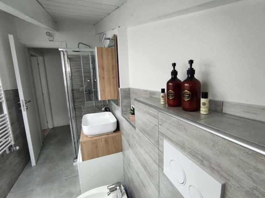Apartamento Free Parking Tiny House Wifi Netflix 15 Minuti Dal Duomo Milán Exterior foto