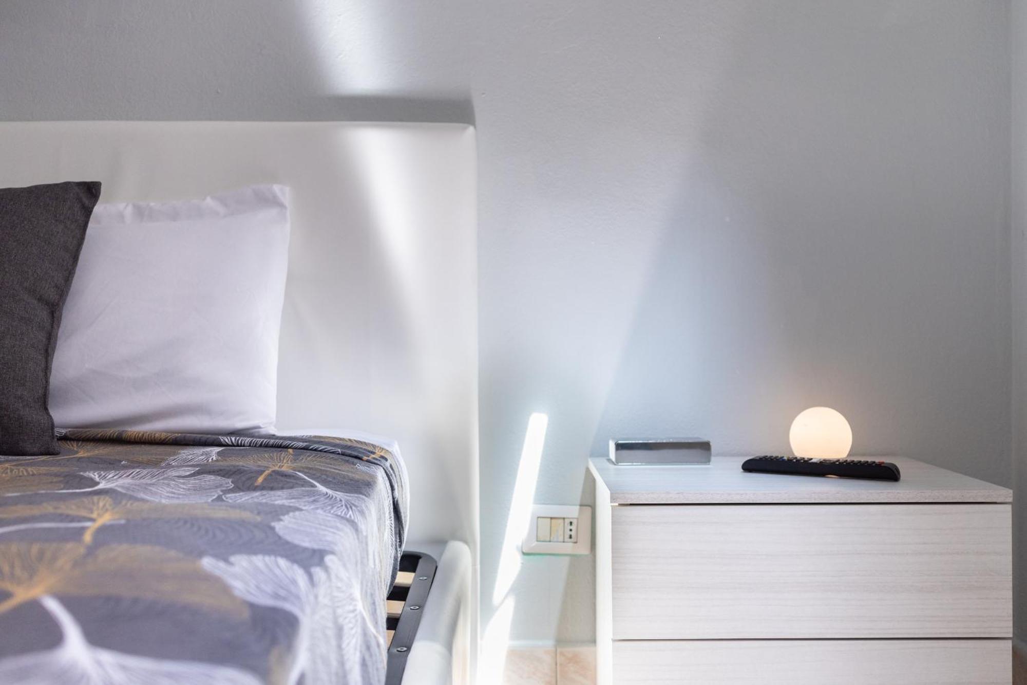 Apartamento Free Parking Tiny House Wifi Netflix 15 Minuti Dal Duomo Milán Exterior foto